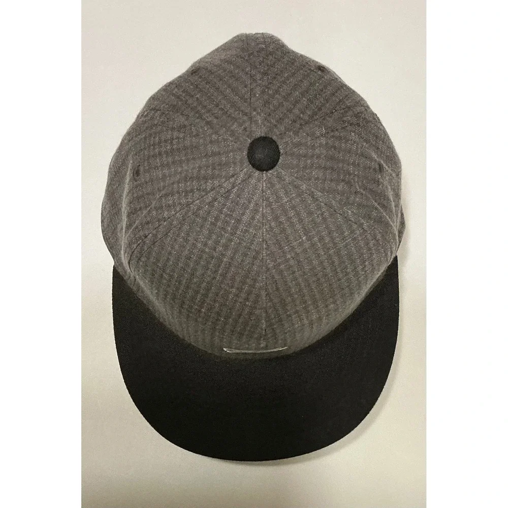 VTG‎ Y2K Volcom Flexfit Hat Mens Grey Black Flat Brim Floral Interior Sz S M